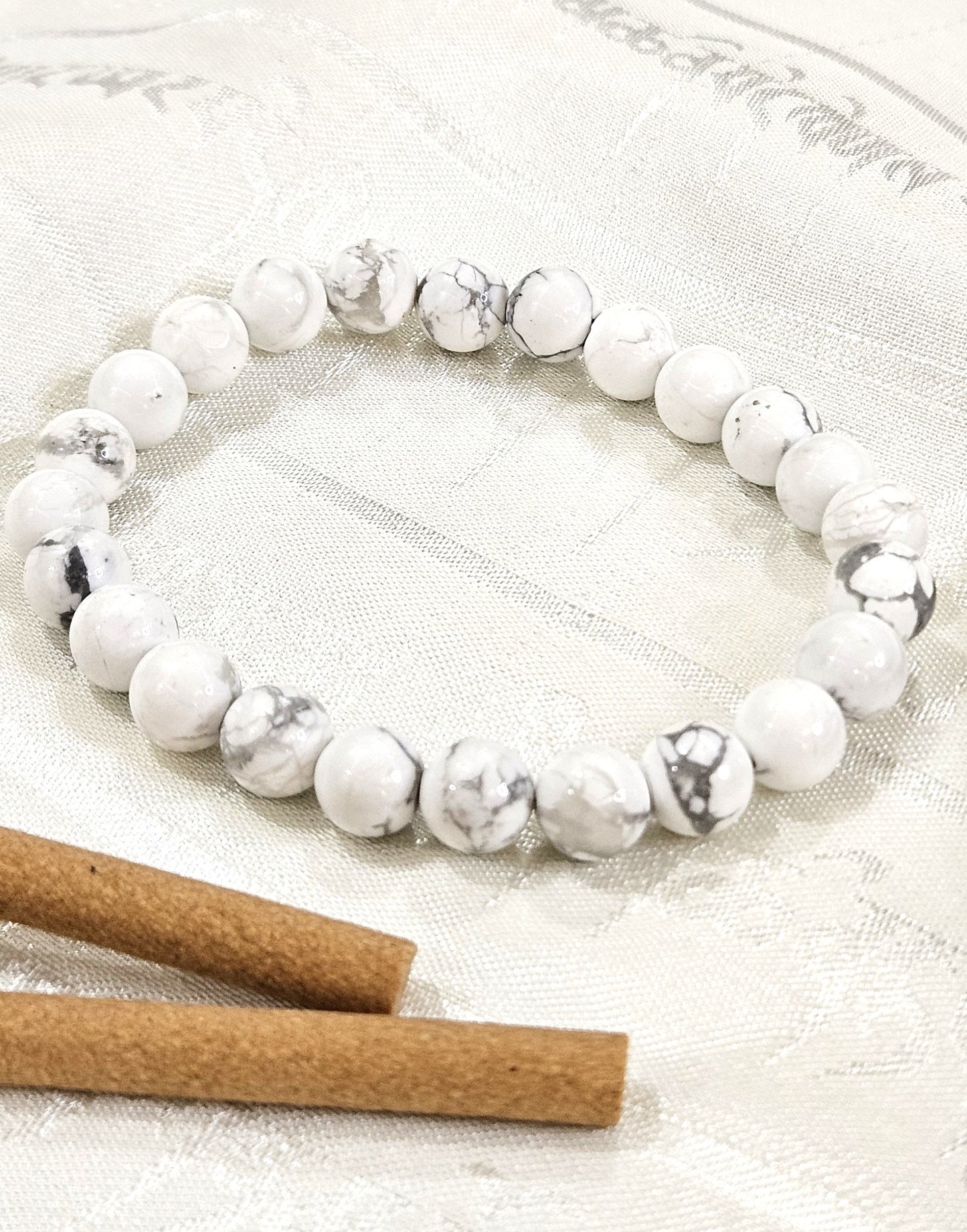 Howlite Bracelet - Stress Relief, Focus & Restful Sleep
