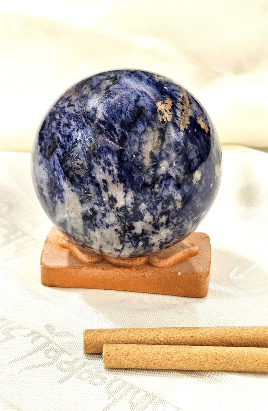 Sodalite Sphere – Stone of Logic & Inner Peace