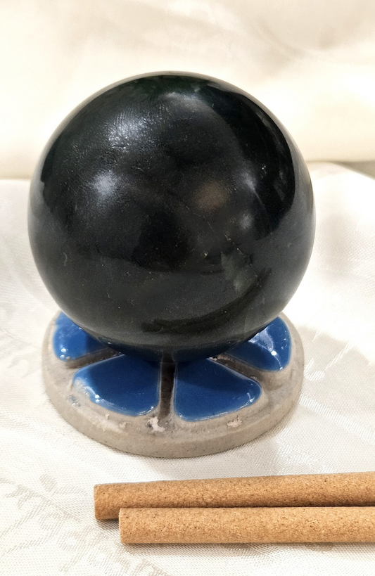 Malachite Sphere – The Stone of Transformation & Protection