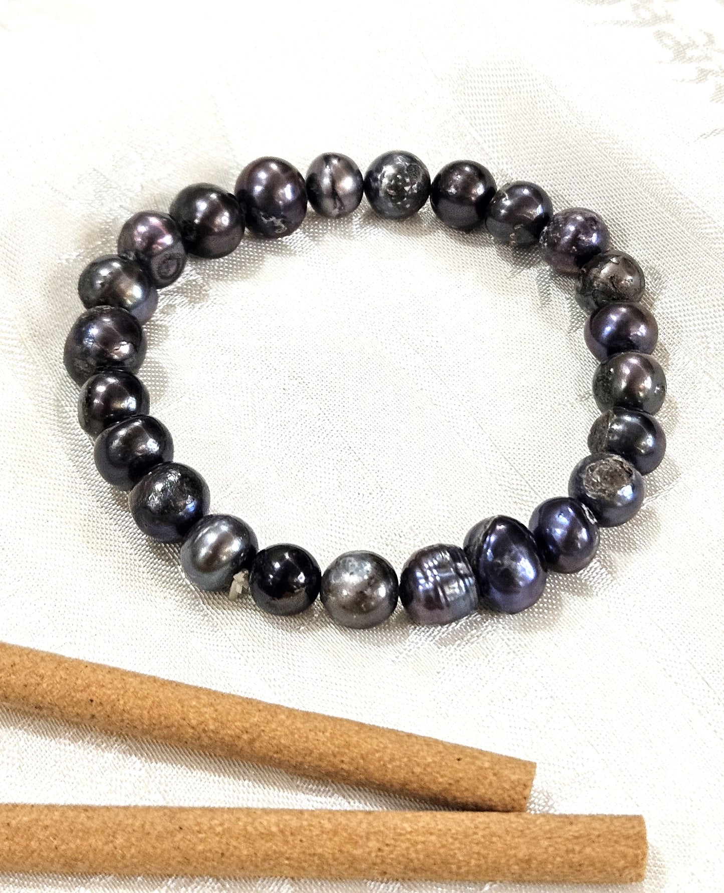 Black Pearl Bracelet - Elegance & Inner Wisdom