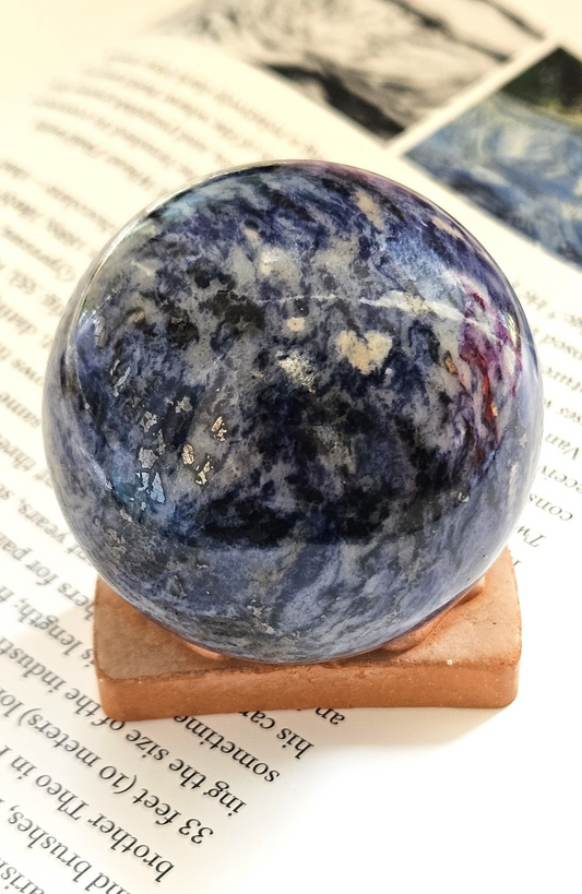 Sodalite Sphere – Stone of Logic & Inner Peace