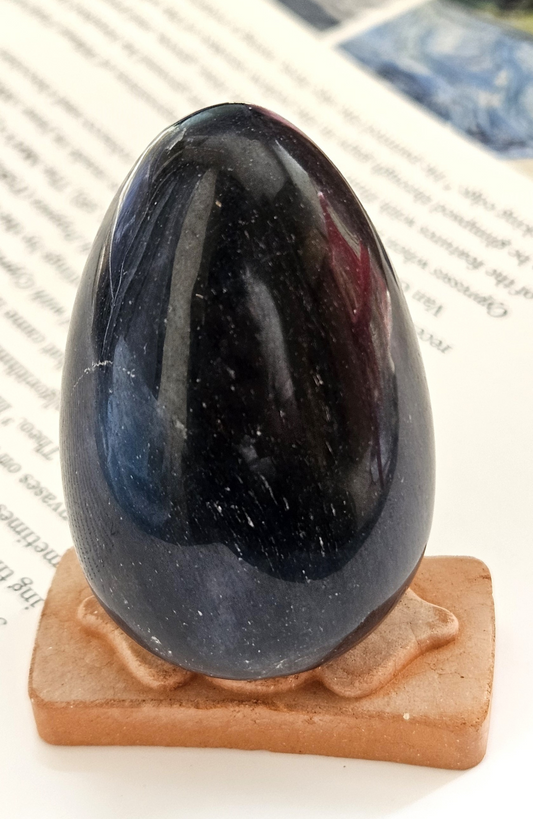 Green Jade Stone Egg – The Stone of Luck, Harmony & Healing