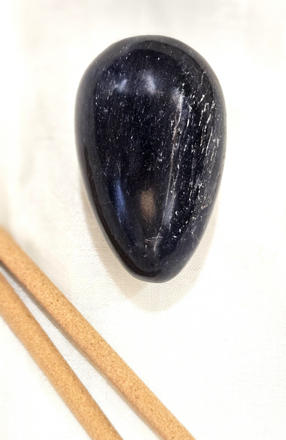 Green Jade Stone Egg – The Stone of Luck, Harmony & Healing