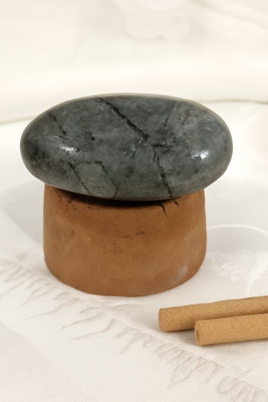 Labradorite Palm Stone – The Stone of Magic & Transformation